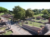 00619 ostia - regio v - insula xii - vordergrund horrea di hortensius (v,xii,1) - li aussen horrea (v,xii,2) - blick vom theater (ii,vii,2).jpg